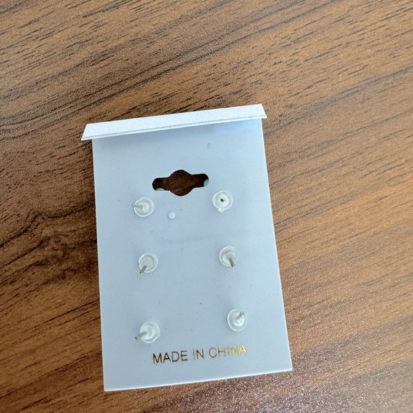 3 sets of Earrings - Heart Flower - Picture 2 of 4